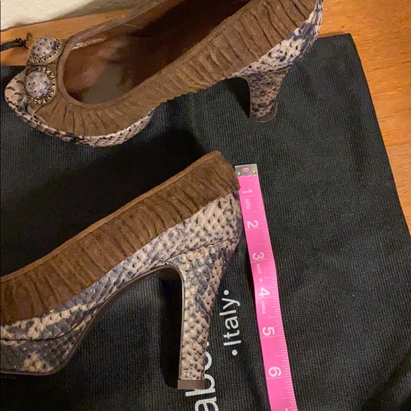 Isabella Fiore Brown Heels - Picture 5 of 11